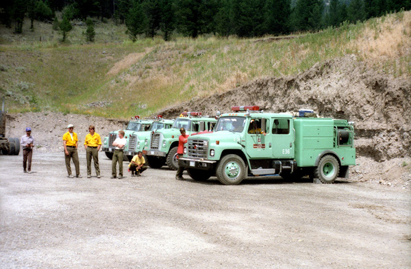 forest-service-fire-trucks-in-heart-1988.jpg